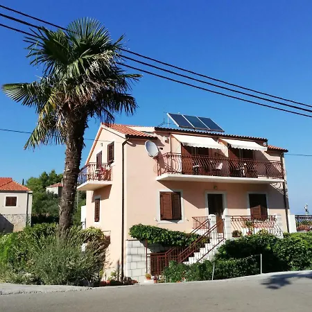Apartament Vrisnik *