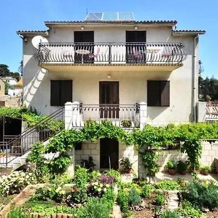 Vrisnik Apartment Jelsa (Hvar)