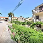 Vrisnik דירה